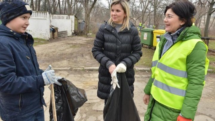 Reactions of Chisinau locals to abundant city clean-up 