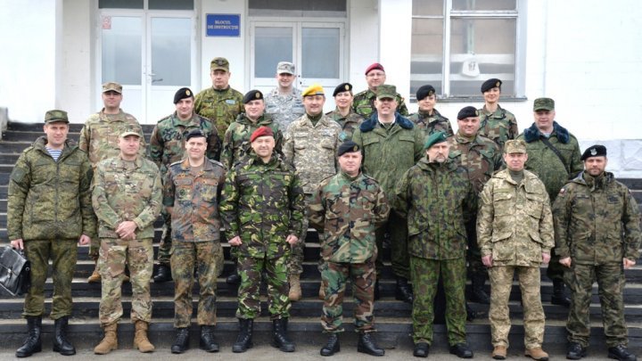 Defense attachés, accredited in Moldova, visited infantry brigade Stefan cel Mare in Chisinau