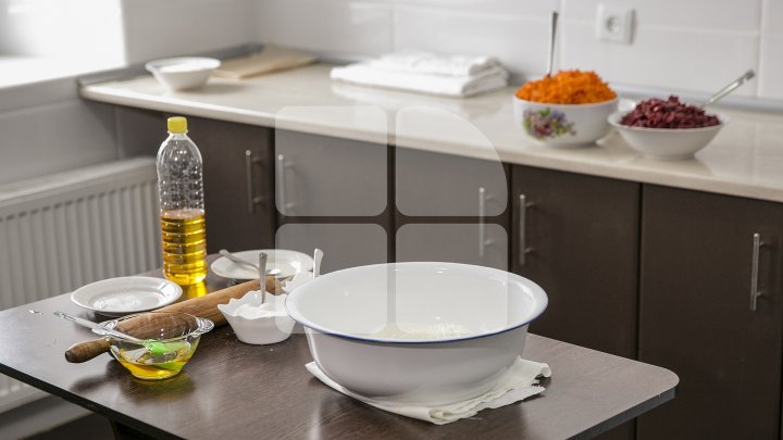 Three French Chefs took cooking classes from the nuns living in Frumoasa Monastery (Photo/Video)