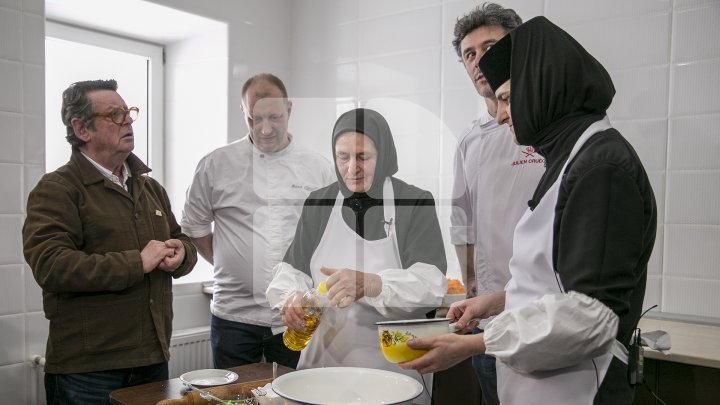 Three French Chefs took cooking classes from the nuns living in Frumoasa Monastery (Photo/Video)