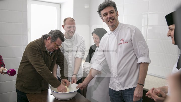 Three French Chefs took cooking classes from the nuns living in Frumoasa Monastery (Photo/Video)