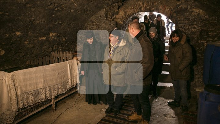 Three French Chefs took cooking classes from the nuns living in Frumoasa Monastery (Photo/Video)