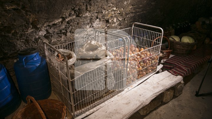 Three French Chefs took cooking classes from the nuns living in Frumoasa Monastery (Photo/Video)