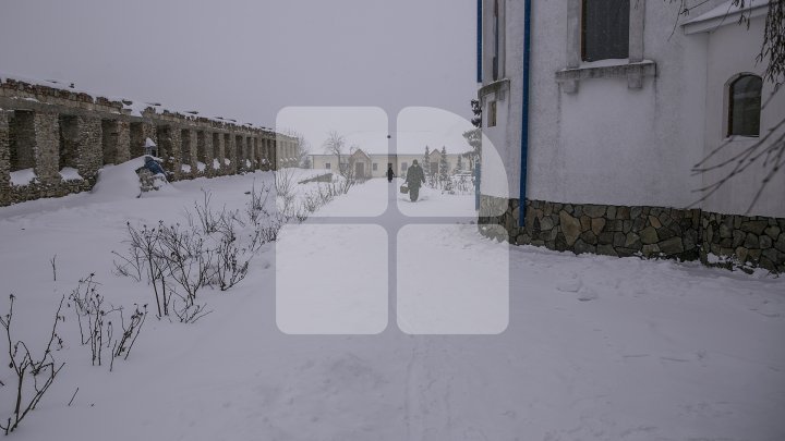 Three French Chefs took cooking classes from the nuns living in Frumoasa Monastery (Photo/Video)
