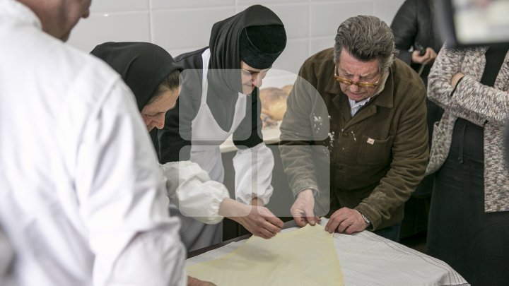 Three French Chefs took cooking classes from the nuns living in Frumoasa Monastery (Photo/Video)