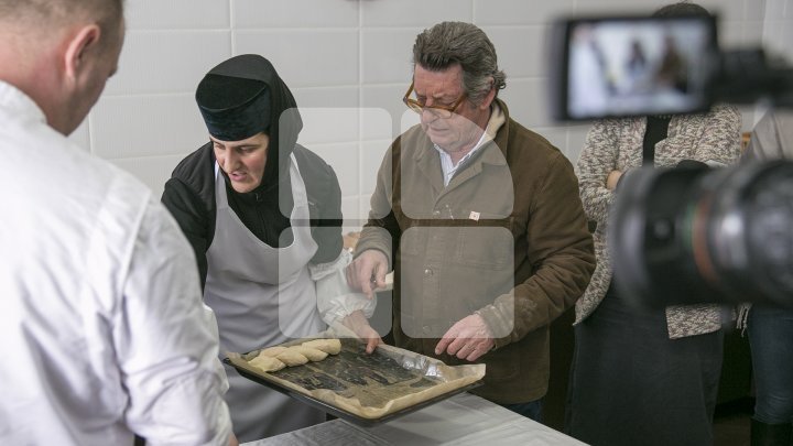 Three French Chefs took cooking classes from the nuns living in Frumoasa Monastery (Photo/Video)