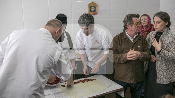 Three French Chefs took cooking classes from the nuns living in Frumoasa Monastery (Photo/Video)