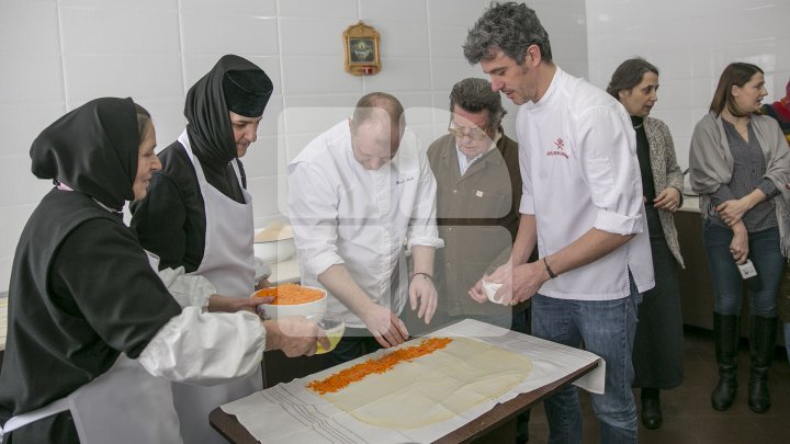 Three French Chefs took cooking classes from the nuns living in Frumoasa Monastery (Photo/Video)