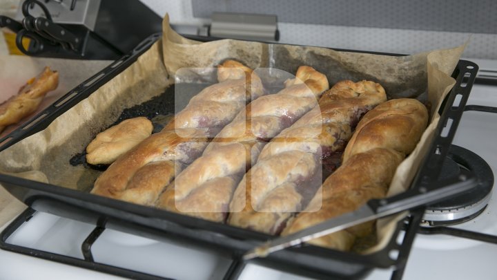 Three French Chefs took cooking classes from the nuns living in Frumoasa Monastery (Photo/Video)