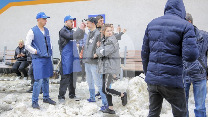 Fire drill simulation in commercial center of Capital. How people evacuated (photoreport) 