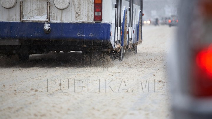 Chisinau City Hall announced that public transport is running according to the timetable 