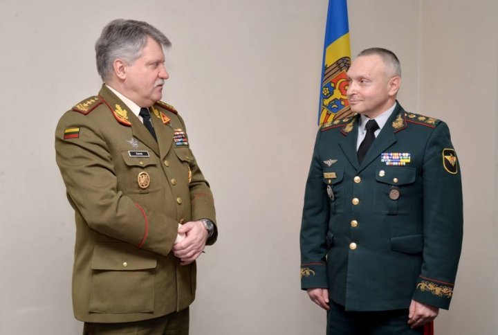 Regional security, topic in meeting between Minister Eugen Sturza and  Chief of the Lithuanian Defense Staff 