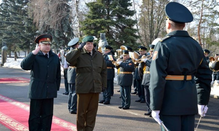 Regional security, topic in meeting between Minister Eugen Sturza and  Chief of the Lithuanian Defense Staff 