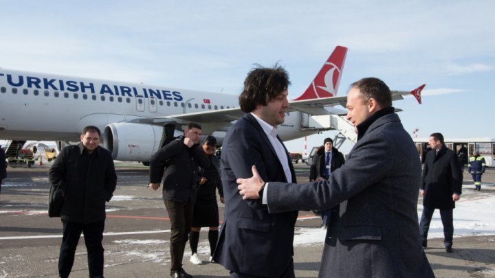 Chairperson of the Parliament of Georgia, Irakli Kobakhidze arrived in Chisinau. Official was met at the airport by Andrian Candu