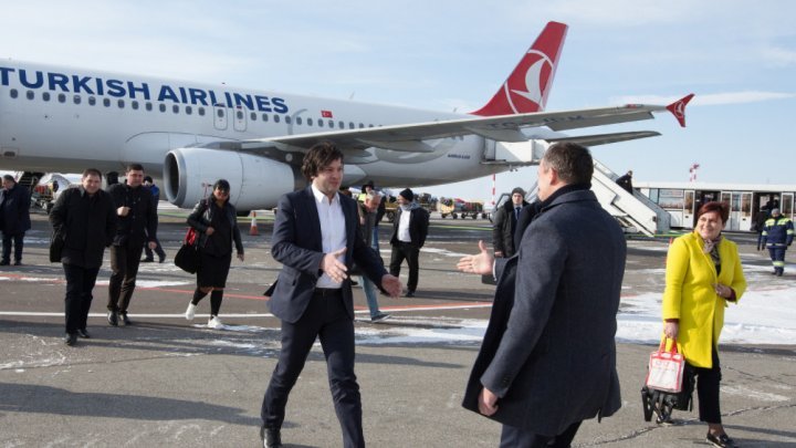 Chairperson of the Parliament of Georgia, Irakli Kobakhidze arrived in Chisinau. Official was met at the airport by Andrian Candu