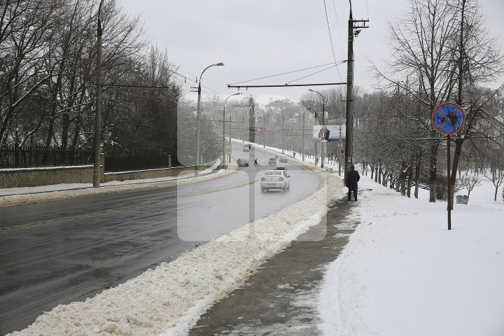 How Chisinau looks like after rare snow in spring (Photoreport)