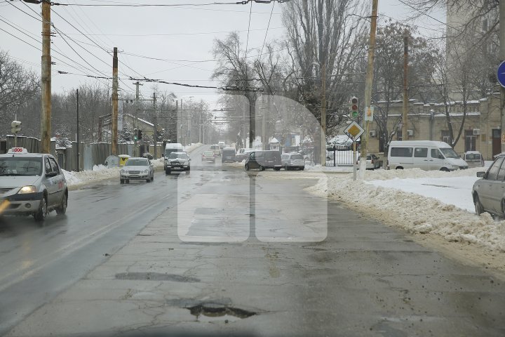 How Chisinau looks like after rare snow in spring (Photoreport)