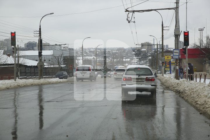 How Chisinau looks like after rare snow in spring (Photoreport)