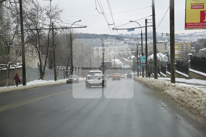 How Chisinau looks like after rare snow in spring (Photoreport)