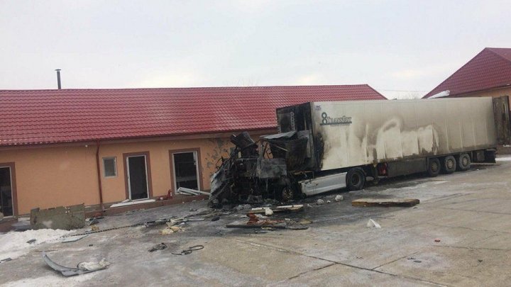 Two Moldovans became victims of fire from Vrancea, after a truck burst into flames