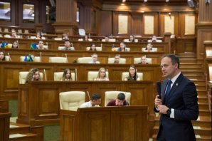 Andrian Candu to pupils from left side of Nistru: Daily, you offer us patriotism lessons 