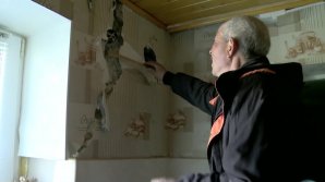 More houses on brink of collapse in Mărcăuţi village 