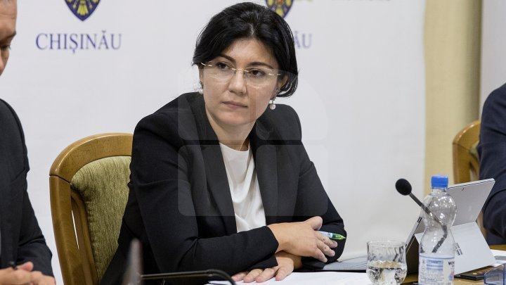 Silvia Radu: All the TV channels from Moldova broadcast my activity at the City Hall