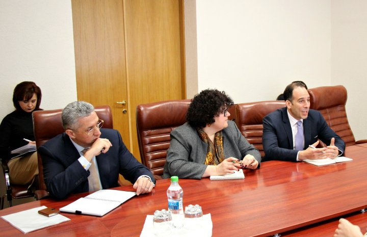 Economy and Infrastructure Minister Chiril Gaburici spoke with Regional Manager of IFC, Jason Brett Pellmar