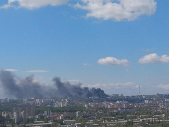 Fire at Science Academy of Moldova in Capital. Videos and Photos taken by eyewitnesses