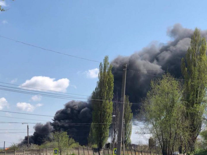 Fire at Science Academy of Moldova in Capital. Videos and Photos taken by eyewitnesses