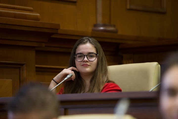 Andrian Candu to pupils from left side of Nistru: Daily, you offer us patriotism lessons 