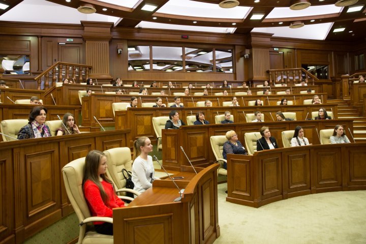 Andrian Candu to pupils from left side of Nistru: Daily, you offer us patriotism lessons 