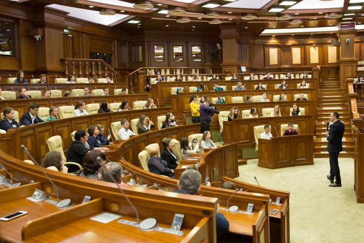 Andrian Candu to pupils from left side of Nistru: Daily, you offer us patriotism lessons 