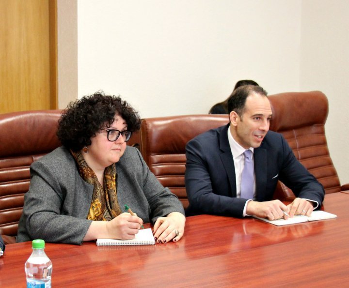 Economy and Infrastructure Minister Chiril Gaburici spoke with Regional Manager of IFC, Jason Brett Pellmar