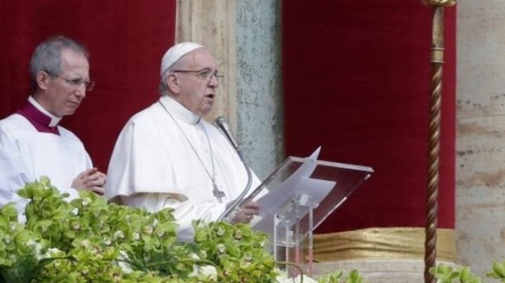 Pope has called for an end to the "carnage" in Syria during his Easter message from the Vatican