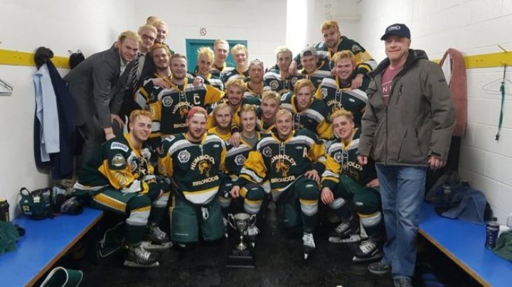 Crash in Canada. Truck and bus carrying a junior ice hockey team collided: 14 confirmed dead