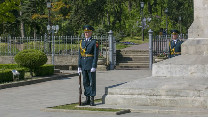 Victims of Chernobyl nuclear disaster commemorated in Chisinau (Photoreport) 