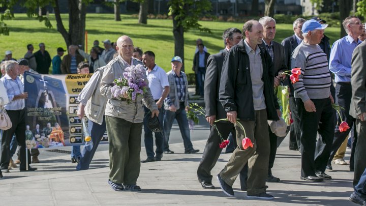 Victims of Chernobyl nuclear disaster commemorated in Chisinau (Photoreport) 