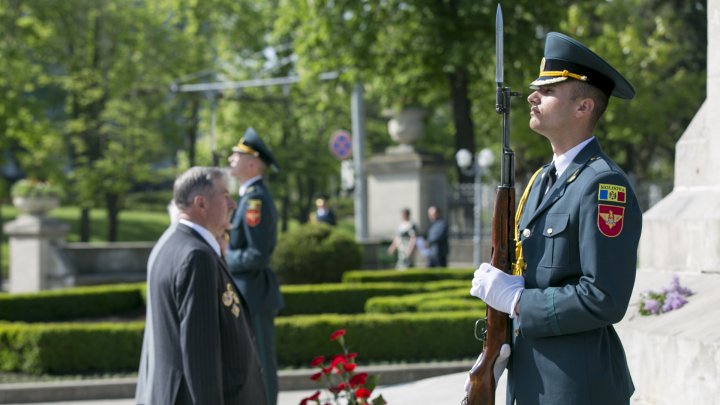 Victims of Chernobyl nuclear disaster commemorated in Chisinau (Photoreport) 