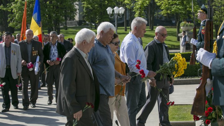 Victims of Chernobyl nuclear disaster commemorated in Chisinau (Photoreport) 