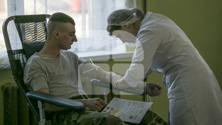 Soldiers and Military Academy students donated blood within a campaign launched by the Ministry (PHOTOREPORT)