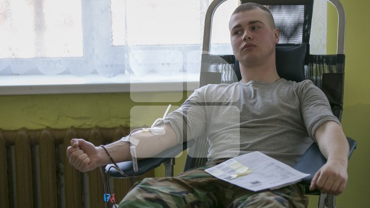 Soldiers and Military Academy students donated blood within a campaign launched by the Ministry (PHOTOREPORT)