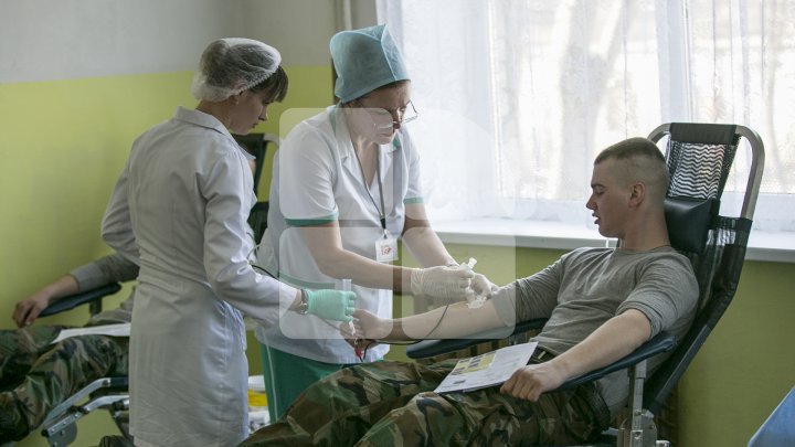 Soldiers and Military Academy students donated blood within a campaign launched by the Ministry (PHOTOREPORT)