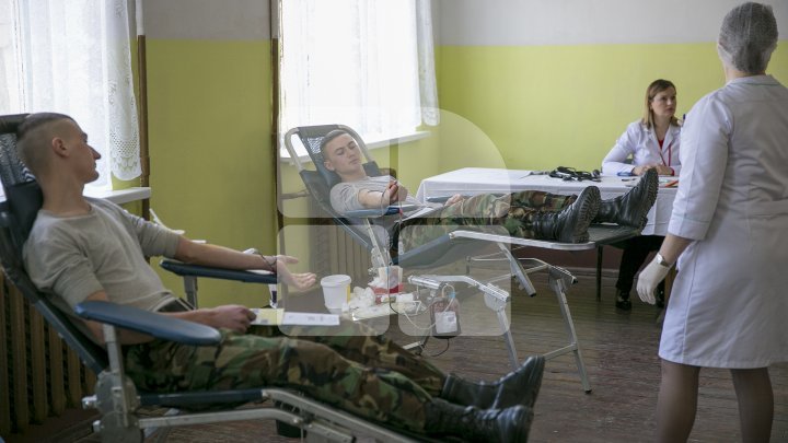 Soldiers and Military Academy students donated blood within a campaign launched by the Ministry (PHOTOREPORT)