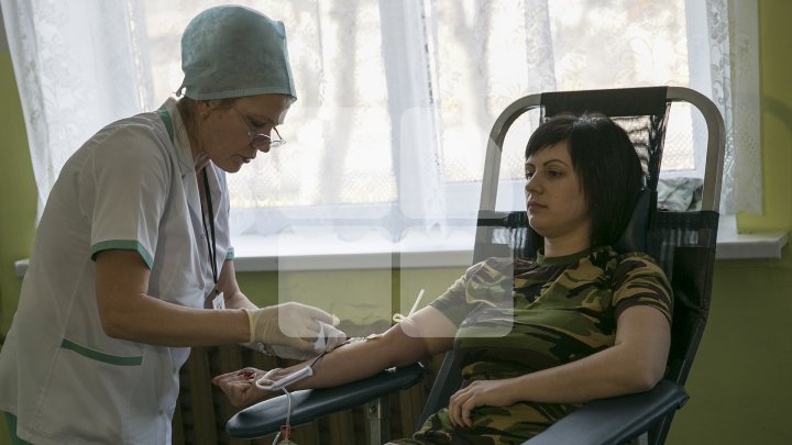 Soldiers and Military Academy students donated blood within a campaign launched by the Ministry (PHOTOREPORT)