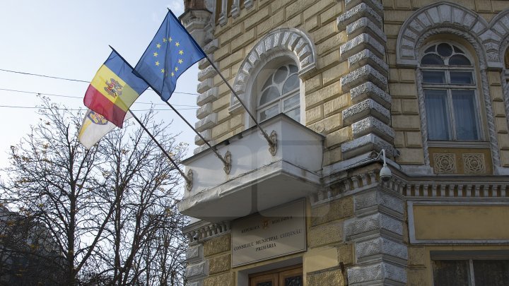 Who are first four candidates to run for Mayor of Chisinau