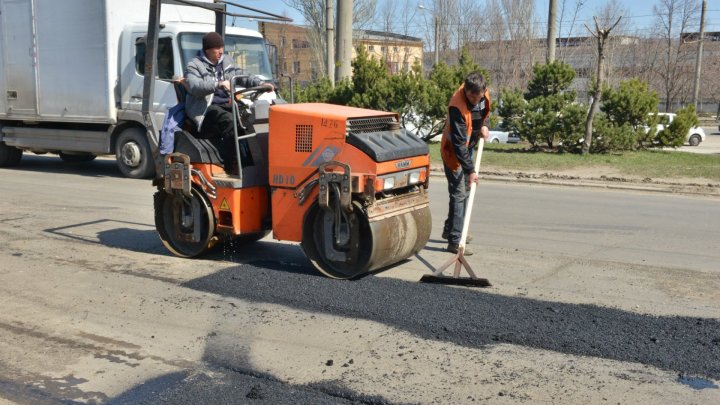 They work in three shifts. Last night, Exdrupo workers intervened on Doina and Mesterul Manole streets