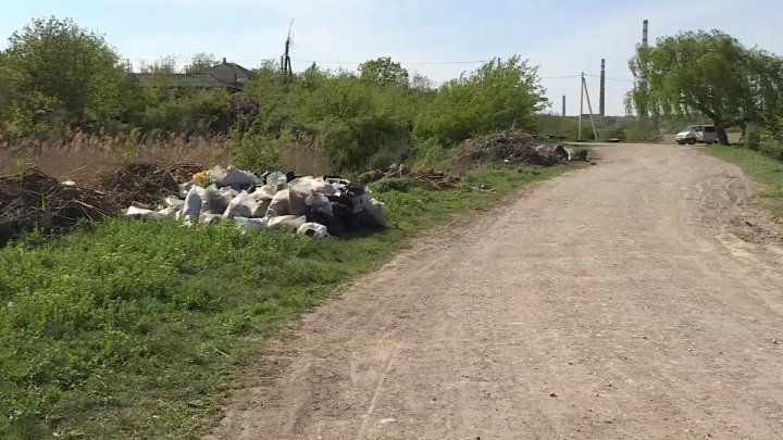 People from Bălţi displeased by local lake becoming a landfill
