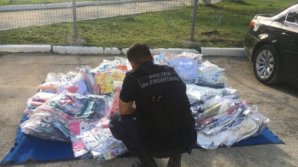 Contraband and three forged documents detected at borders