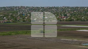 Local election in Moldova: Citizens of Nemteni and Leuseni villages welcomed by music